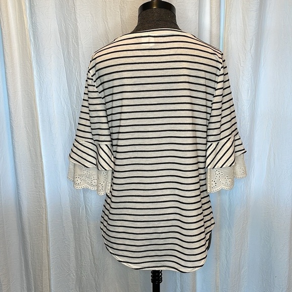ELLE Double Ruffle Sleeve Top Size Medium - Picture 6 of 6